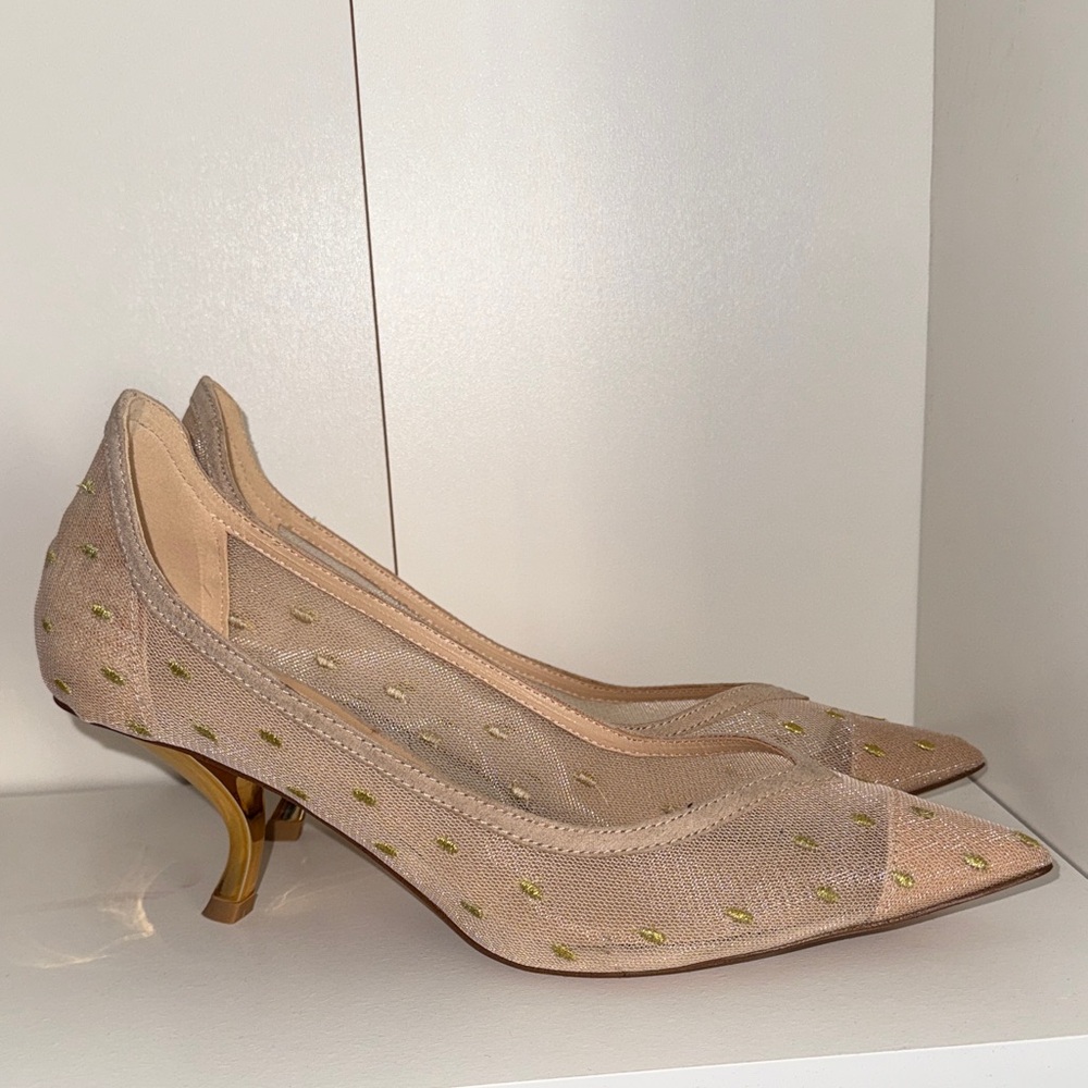 Elegant Beige Mesh Heels with Gold Details
